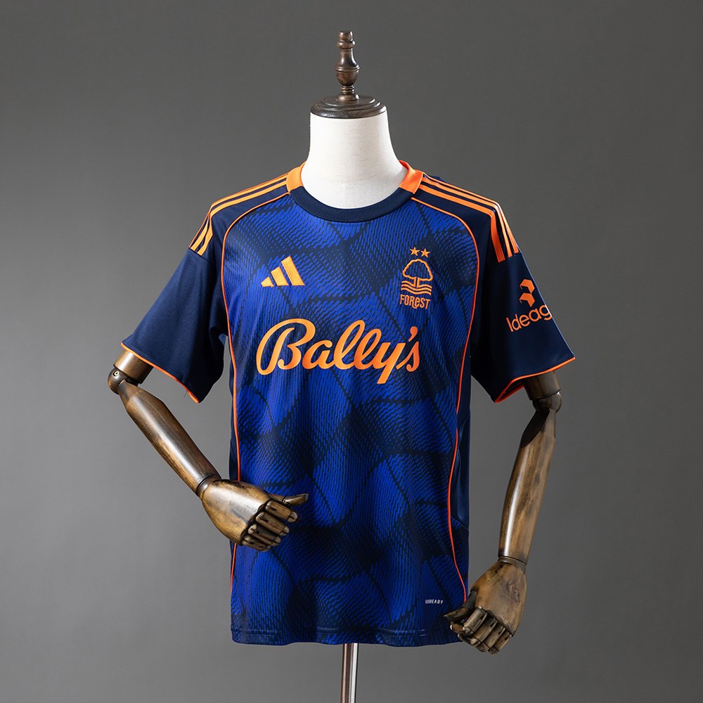 Nottingham Forest 2526 Tredjedrakt marineblå med røde