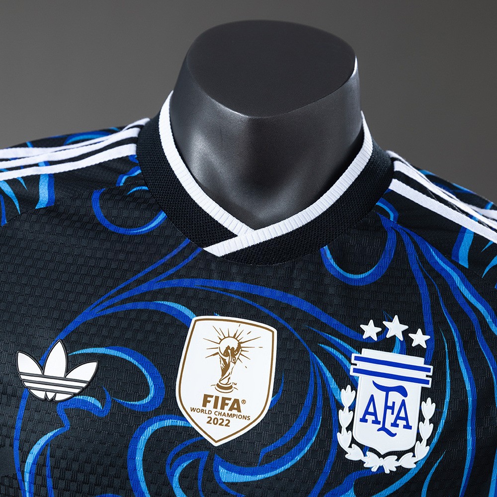 argentina-drakt-fifa-logo-afa-emblem-detalj vm 2026