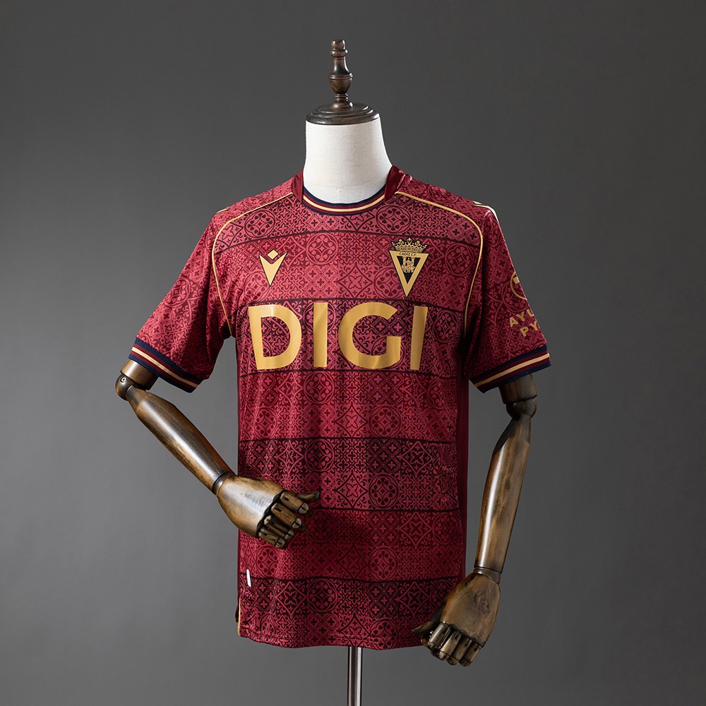 Cádiz CF 202526 Bortedrakt mørk rød