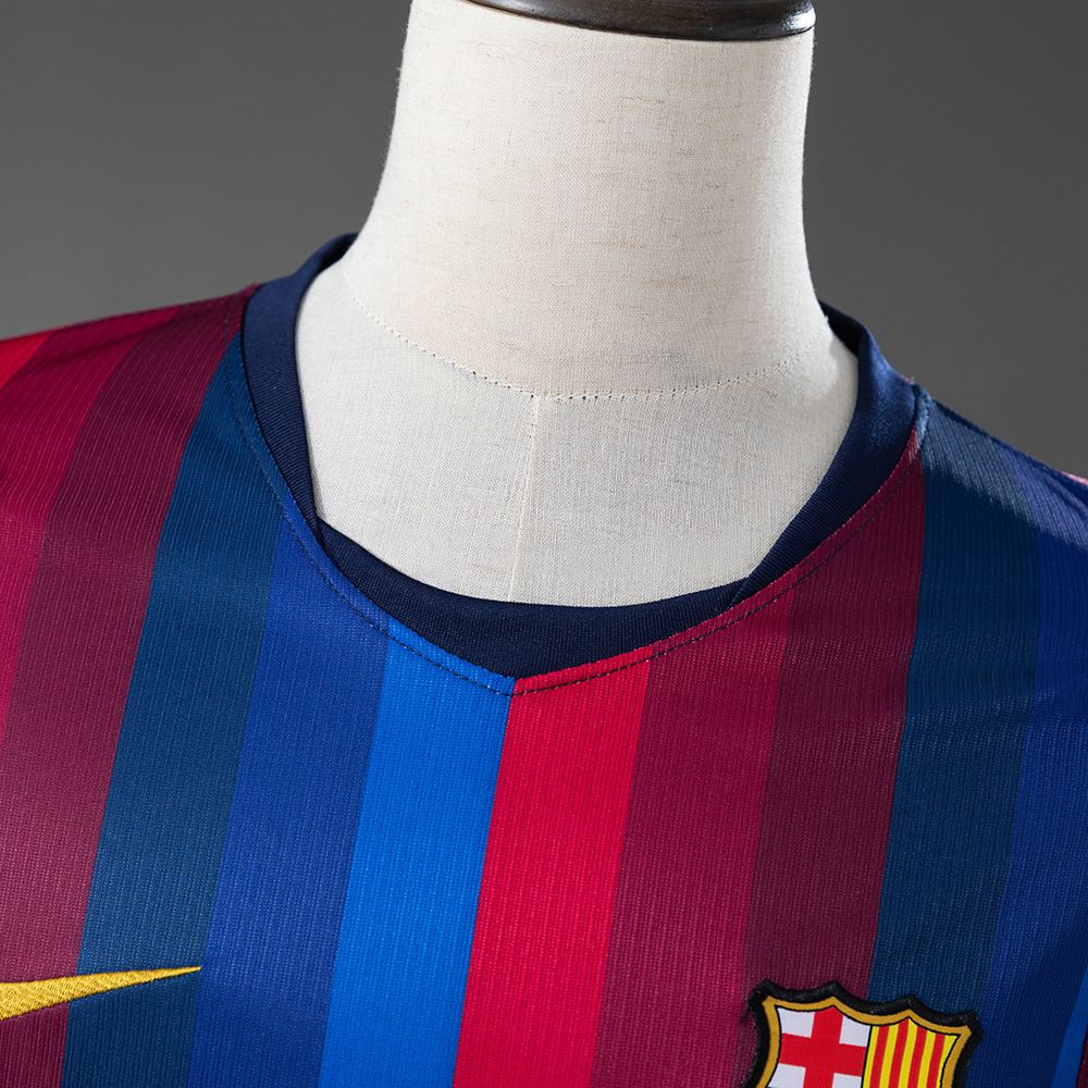 FC Barcelona 26-27 Hjemmedrakt Gordon med navn og nummer - Bilde 3