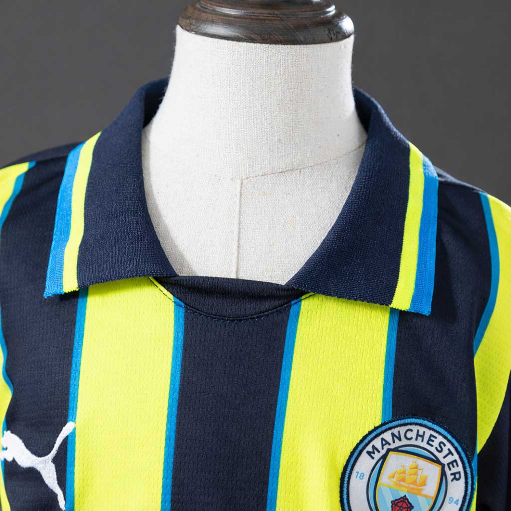 Manchester-City-jersey-close-up-away