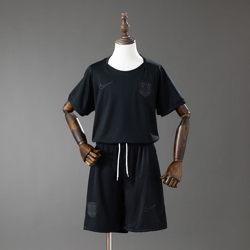 Komplett sort bortedrakt-sett for barn til VM 2026