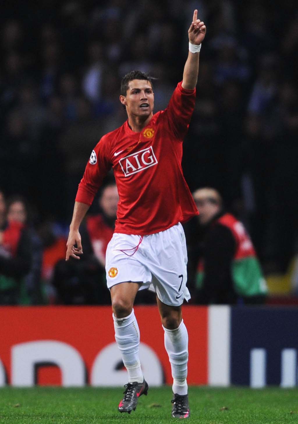 Cristiano Ronaldo i Manchester United 2007/08 hjemmedrakt under Champions League-sesongen
