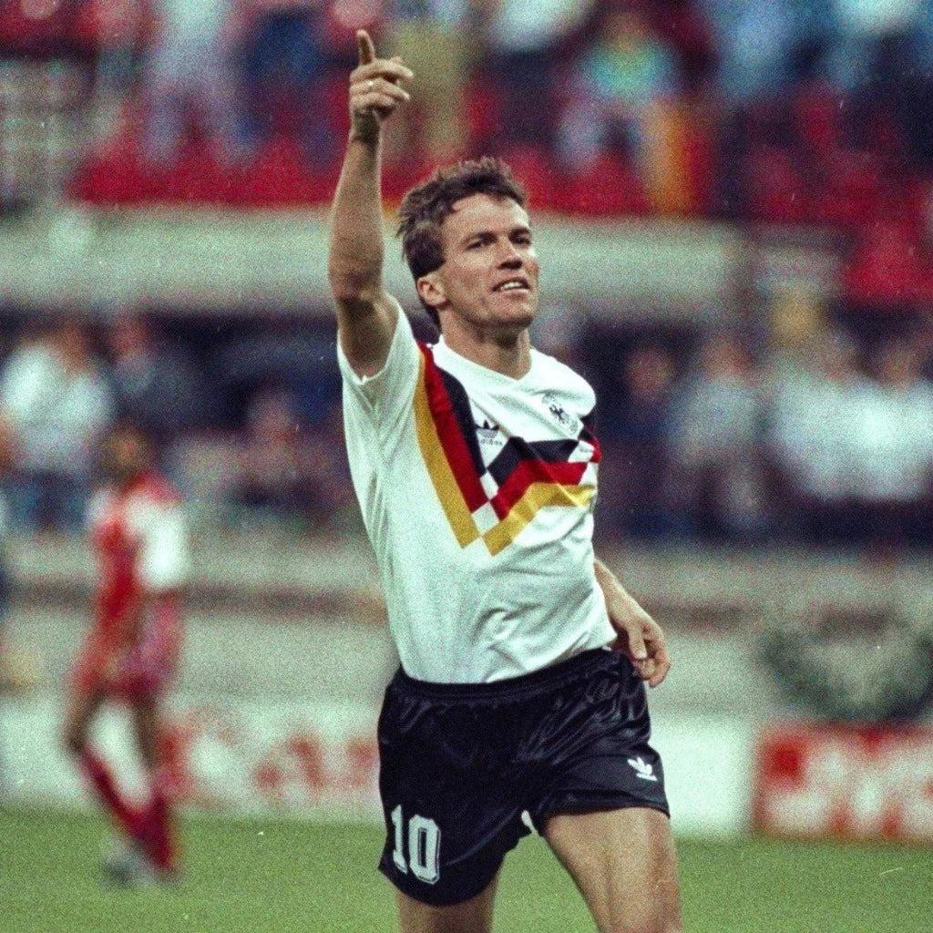 Tyskland 1990 retrodrakt båret av Lothar Matthäus under VM-seieren