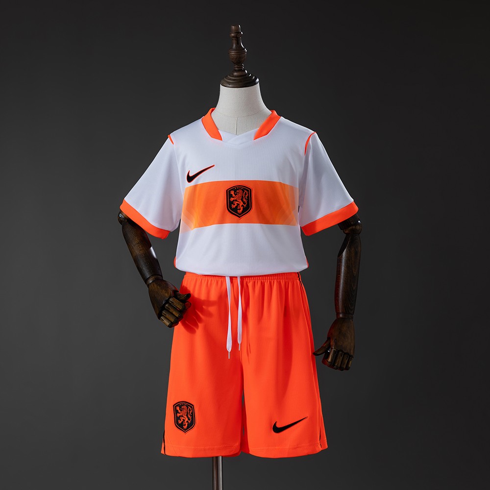 Nederland VM 2026 bortedrakt barn – hvit landslagsdrakt med shorts