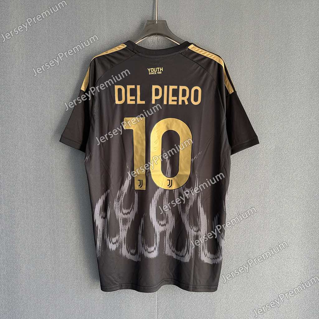 Baksiden av Juventus 26/27 tredjedrakt med DEL PIERO og nummer 10 i gull