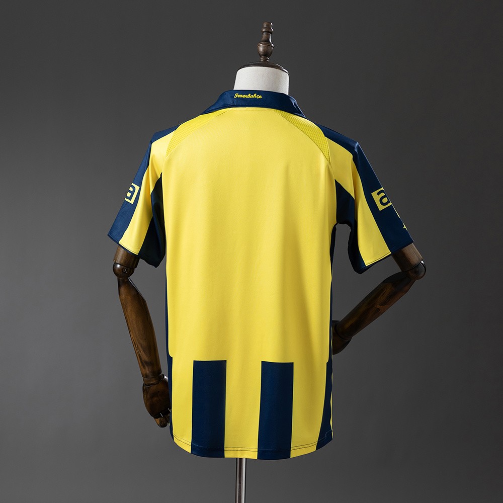 Fenerbahçe hjemmedrakt fra 2008/09, sett bakfra