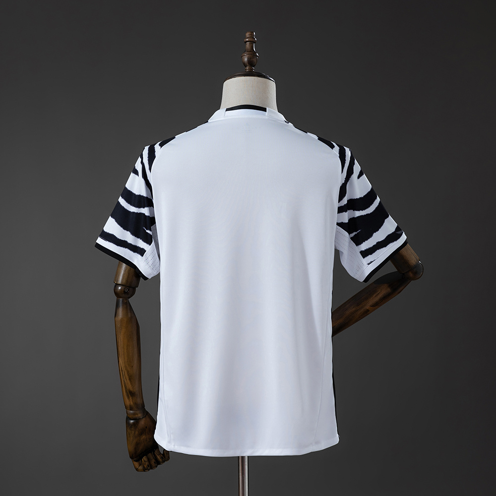 Juventus 2016/17 retro tredjedrakt vist bakfra