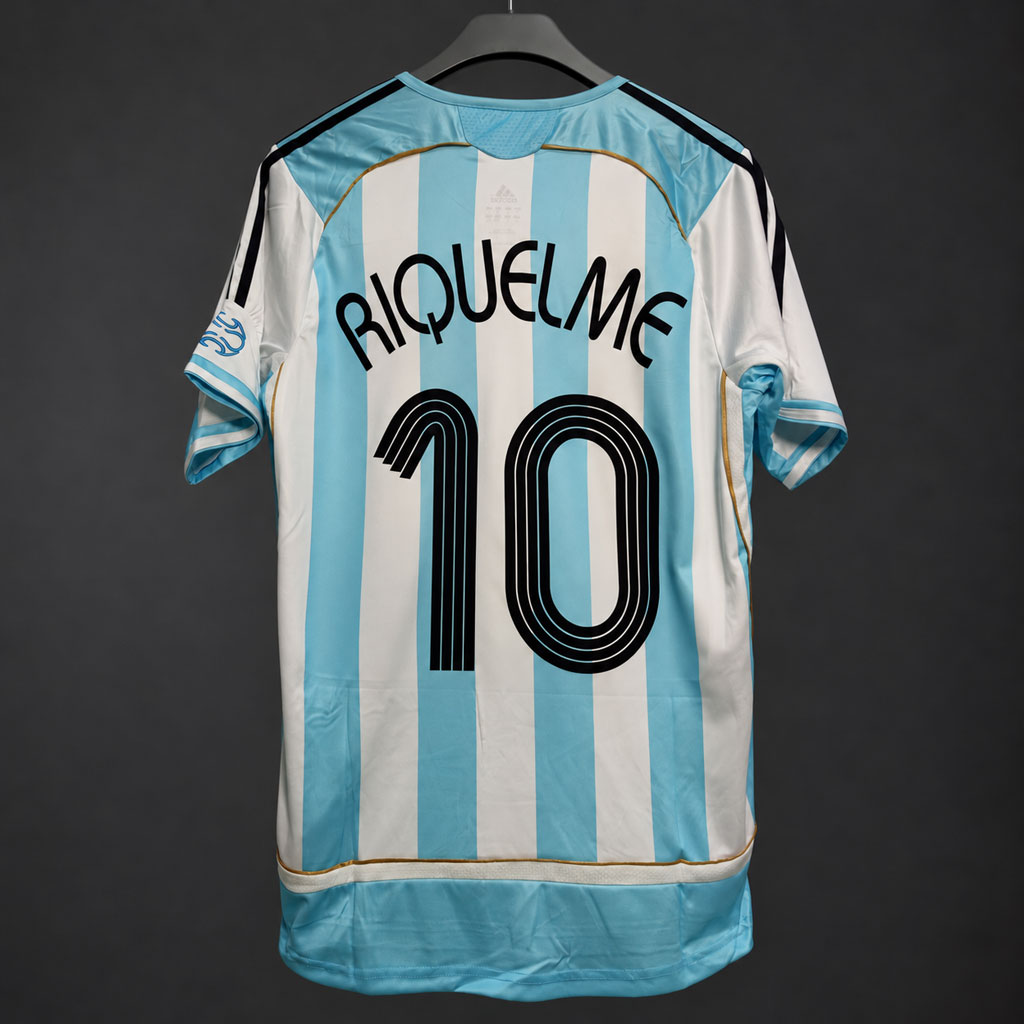 Argentina 2006 retro hjemmedrakt med svart RIQUELME 10-trykk på ryggen