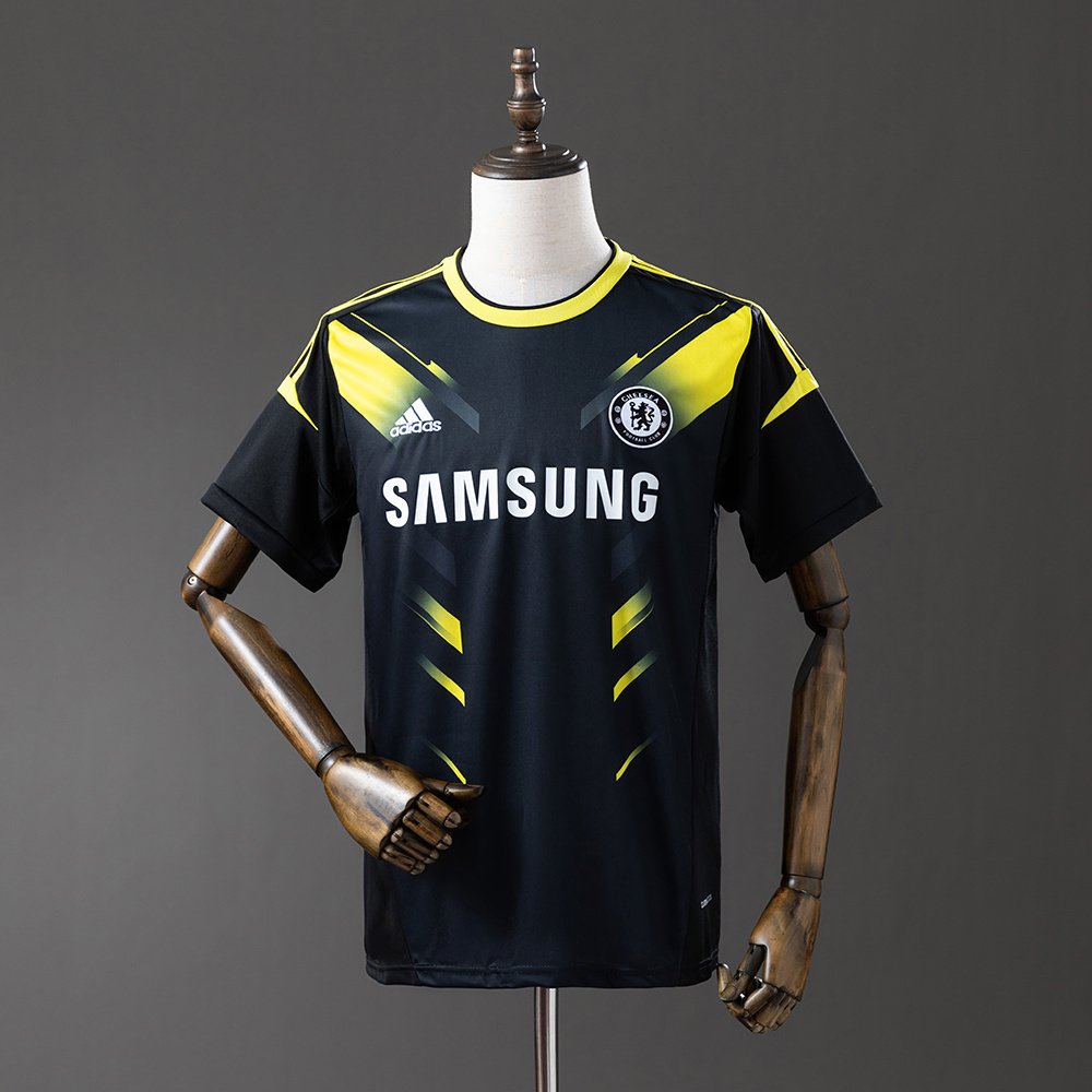 Svart Chelsea tredjedrakt 2012/13 med gule grafiske detaljer sett forfra