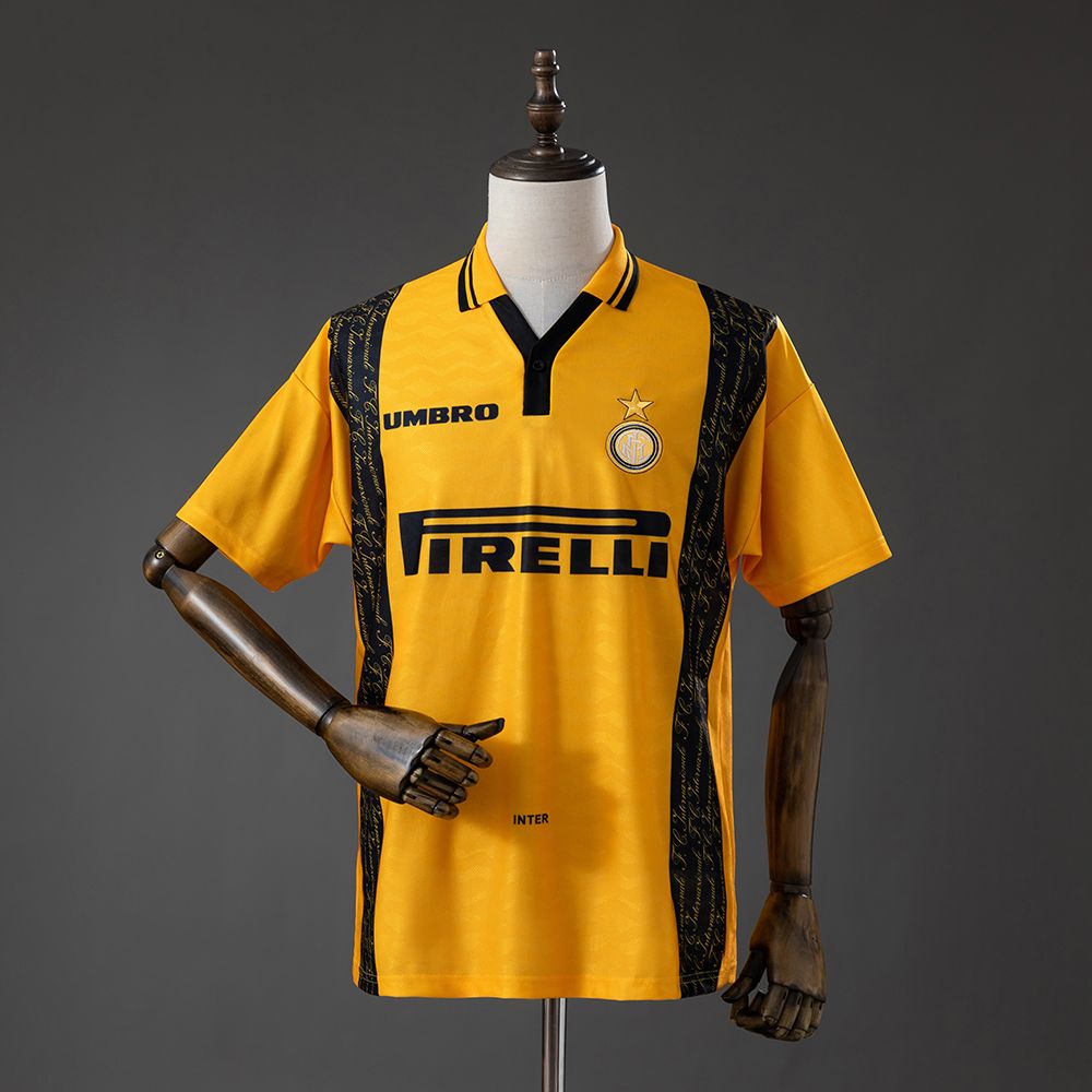 Inter Milan 1996/97 gul tredjedrakt retro for herre med svart polokrage