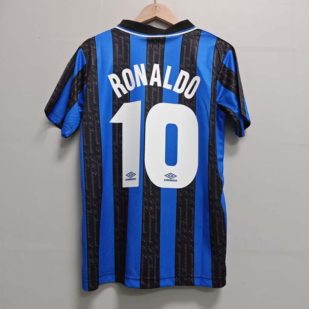Inter Milan 1997/98 retro hjemmedrakt med hvitt RONALDO 10-trykk på ryggen