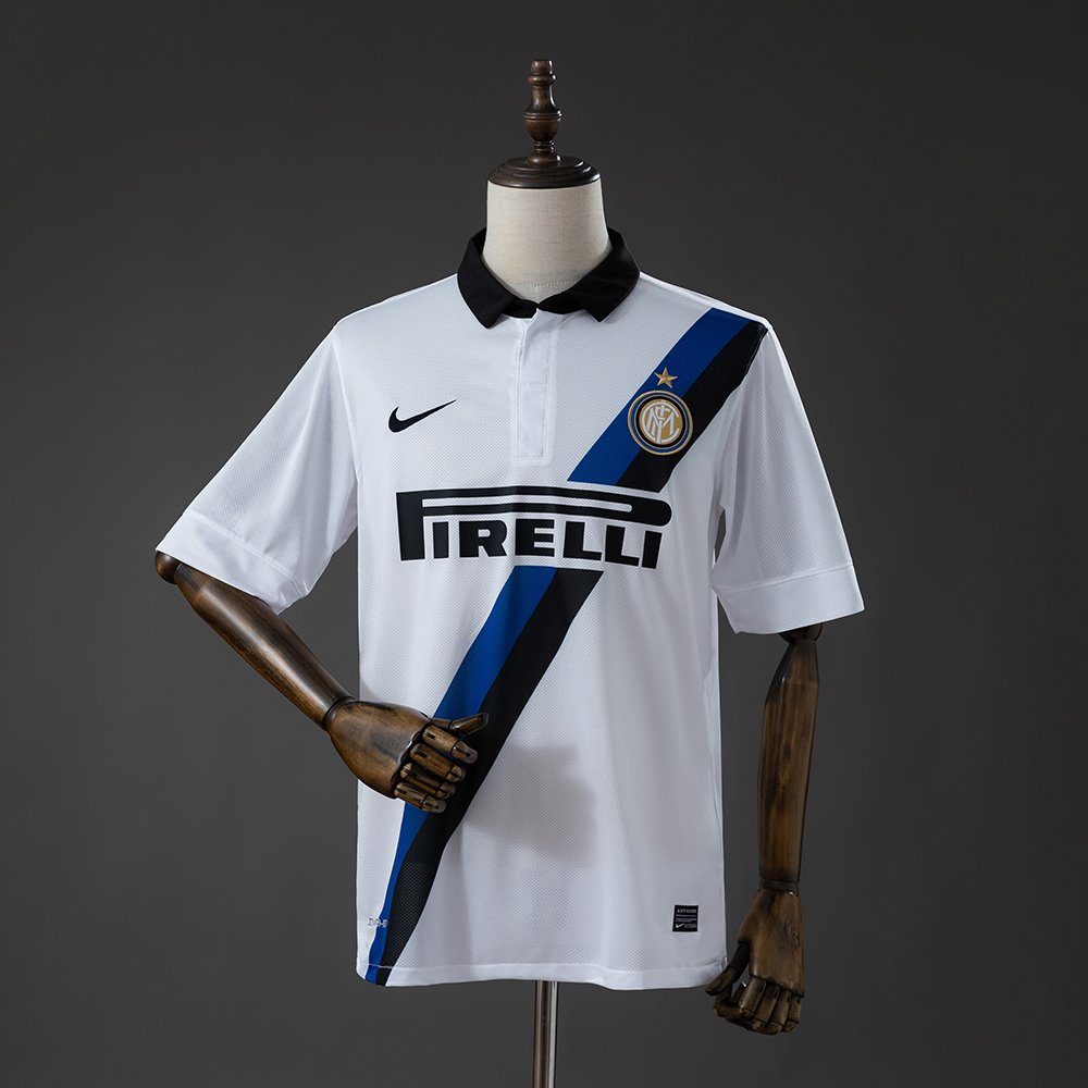 Inter Milan 2011/12 hvit retro bortedrakt for herre med blå og svart diagonalstripe