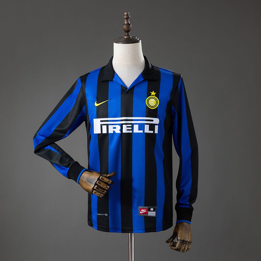 Inter Milan 98/99 retro hjemmedrakt med lange ermer og svarte og blå striper