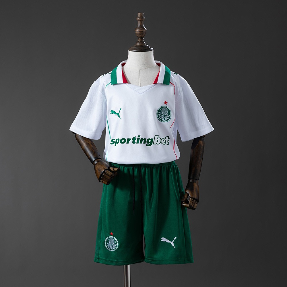 Hvit Palmeiras bortedrakt 2026 til barn med grønn shorts sett forfra