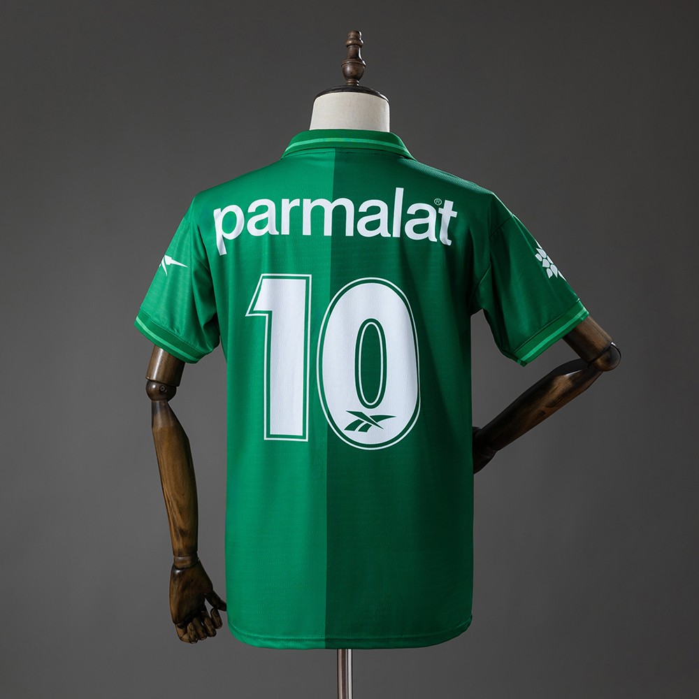 Baksiden av grønn Palmeiras retrodrakt 1997 med stort nummer 10