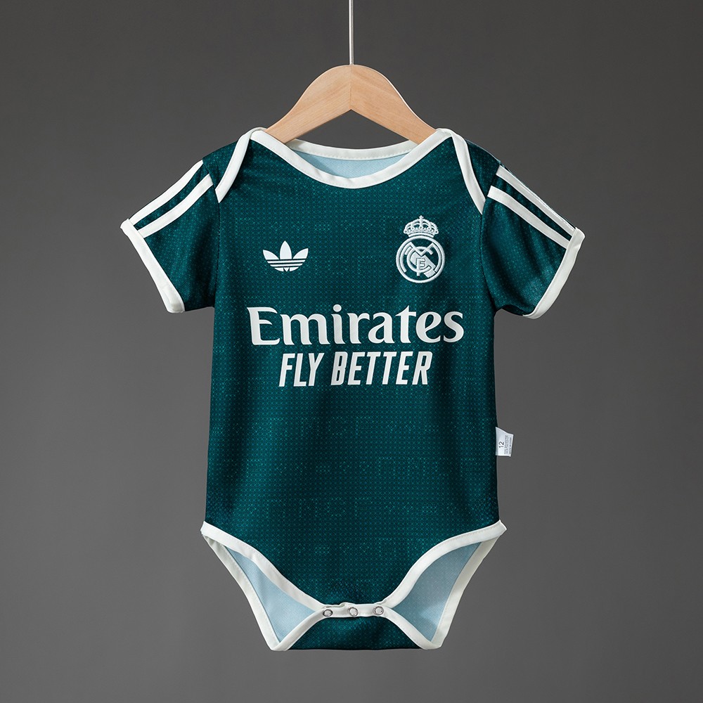 Mørkegrønn Real Madrid bortedrakt baby 2026/27 sett forfra