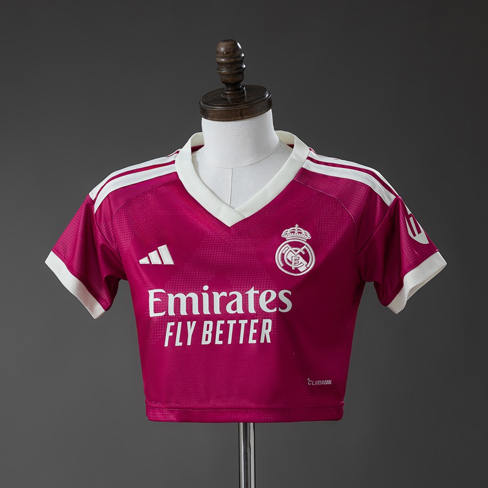 Rosa Real Madrid tredjedrakt dame 2026/27 i kort modell