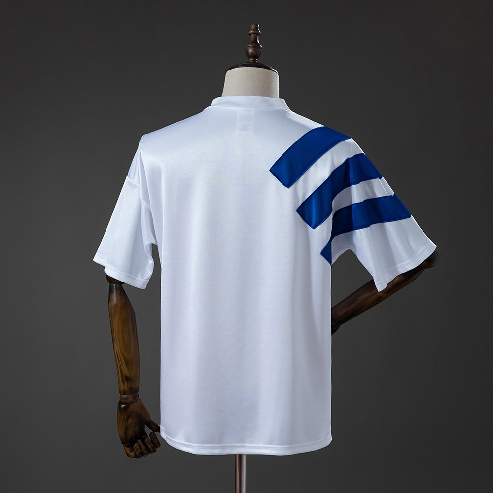 Real Zaragoza 1992/93 hvit retro hjemmedrakt med blå skulderdetaljer sett forfra